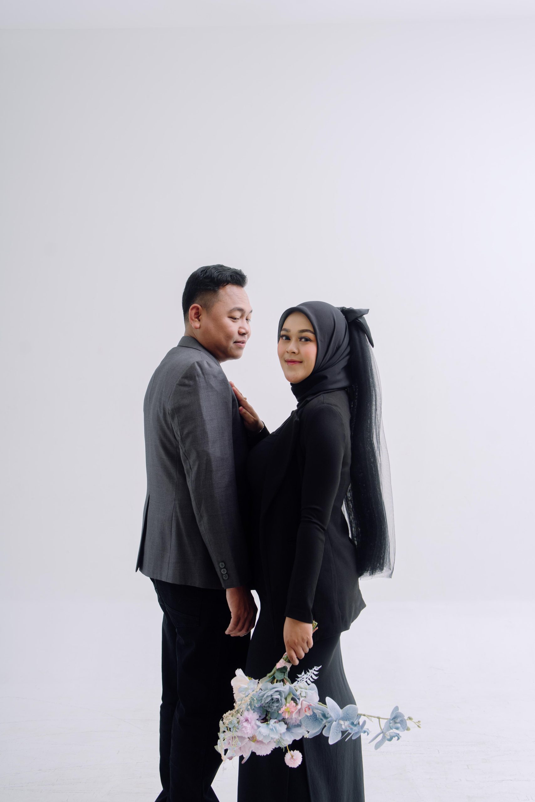 Tria & Henndy120426