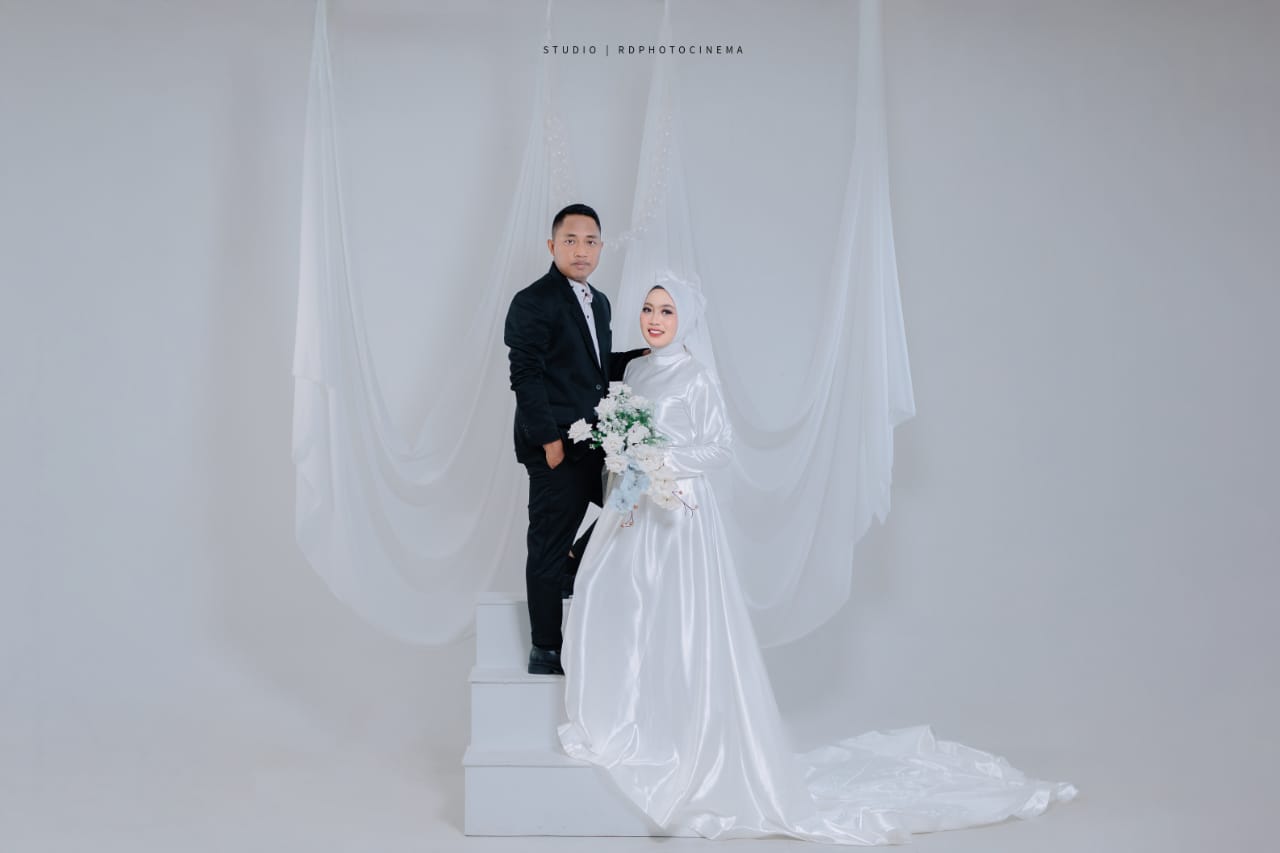 Tari & Hardy180426