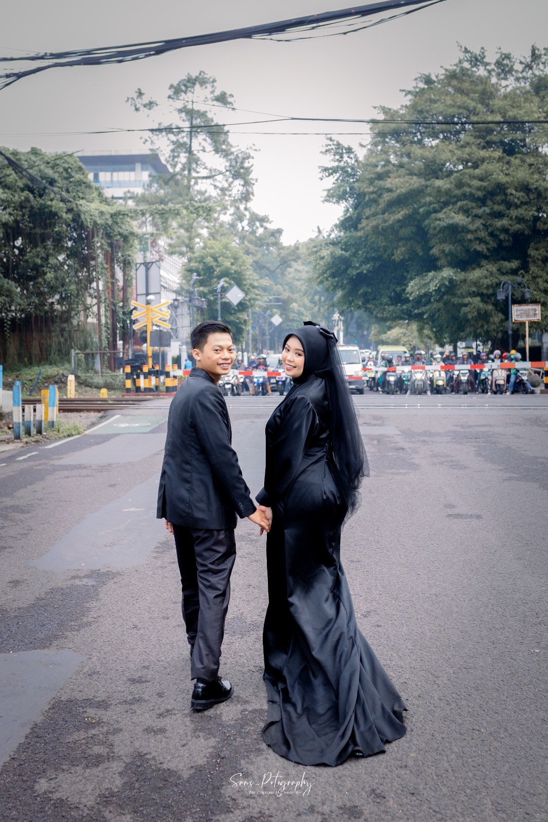 Devi & Algi100526