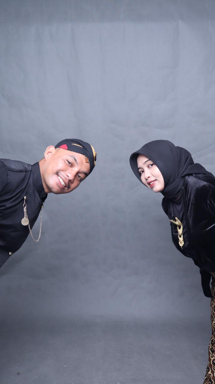 Isa & Melya 120626