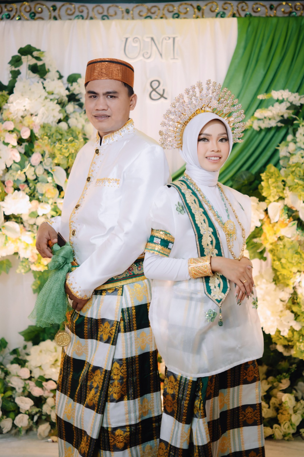 Sriwahyuni & Feri140626