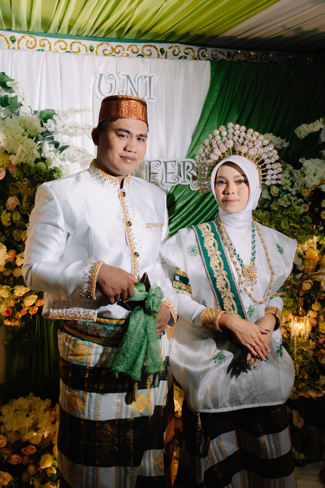 Sriwahyuni & Feri140626