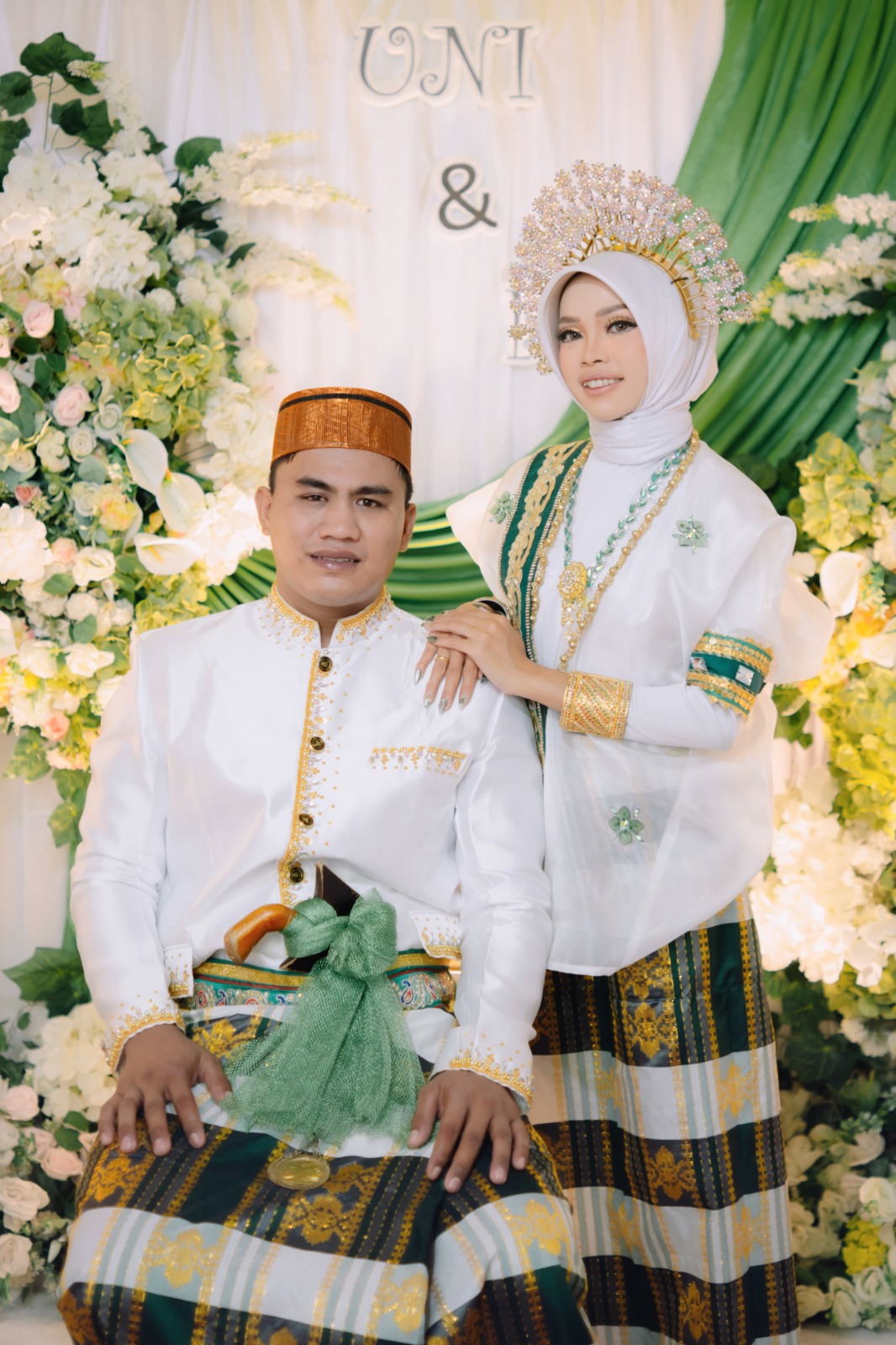 Sriwahyuni & Feri140626