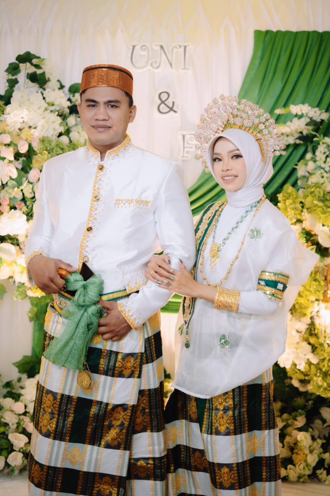 Sriwahyuni & Feri140626