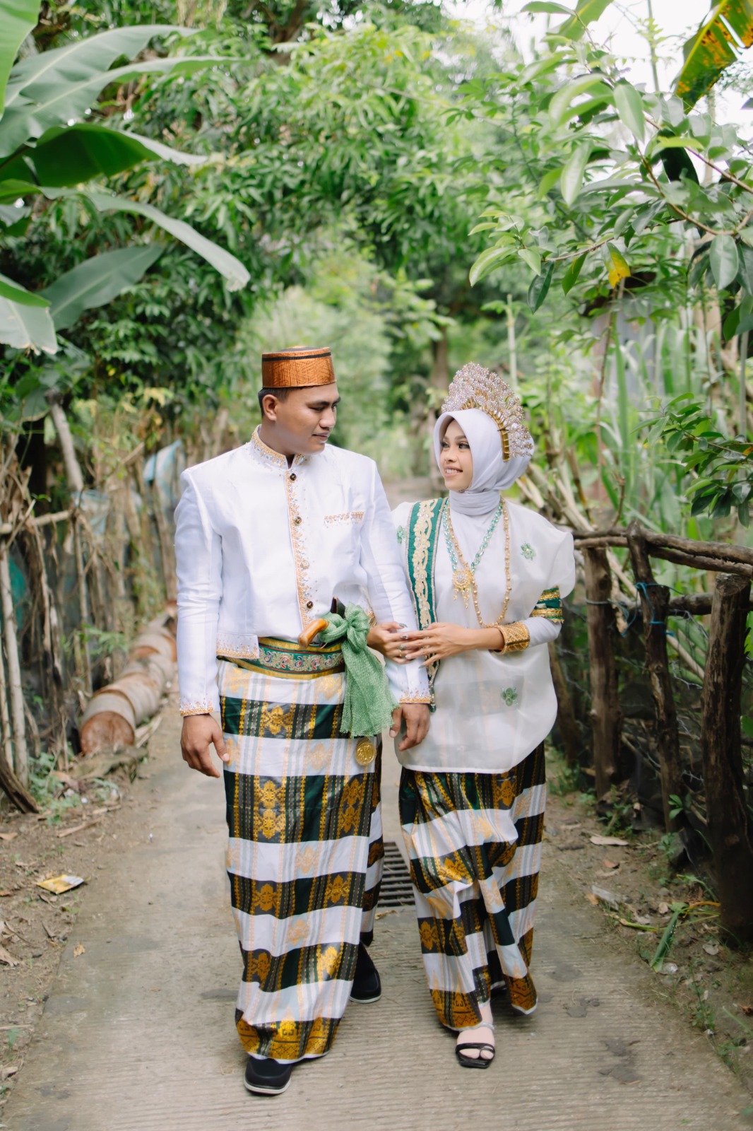 Sriwahyuni & Feri140626